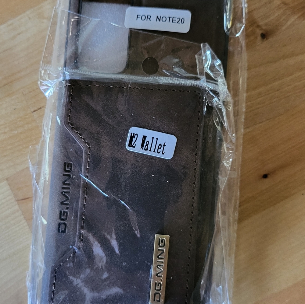 D.G. Ming Leather Wallet and Note 20 Phone Case Set